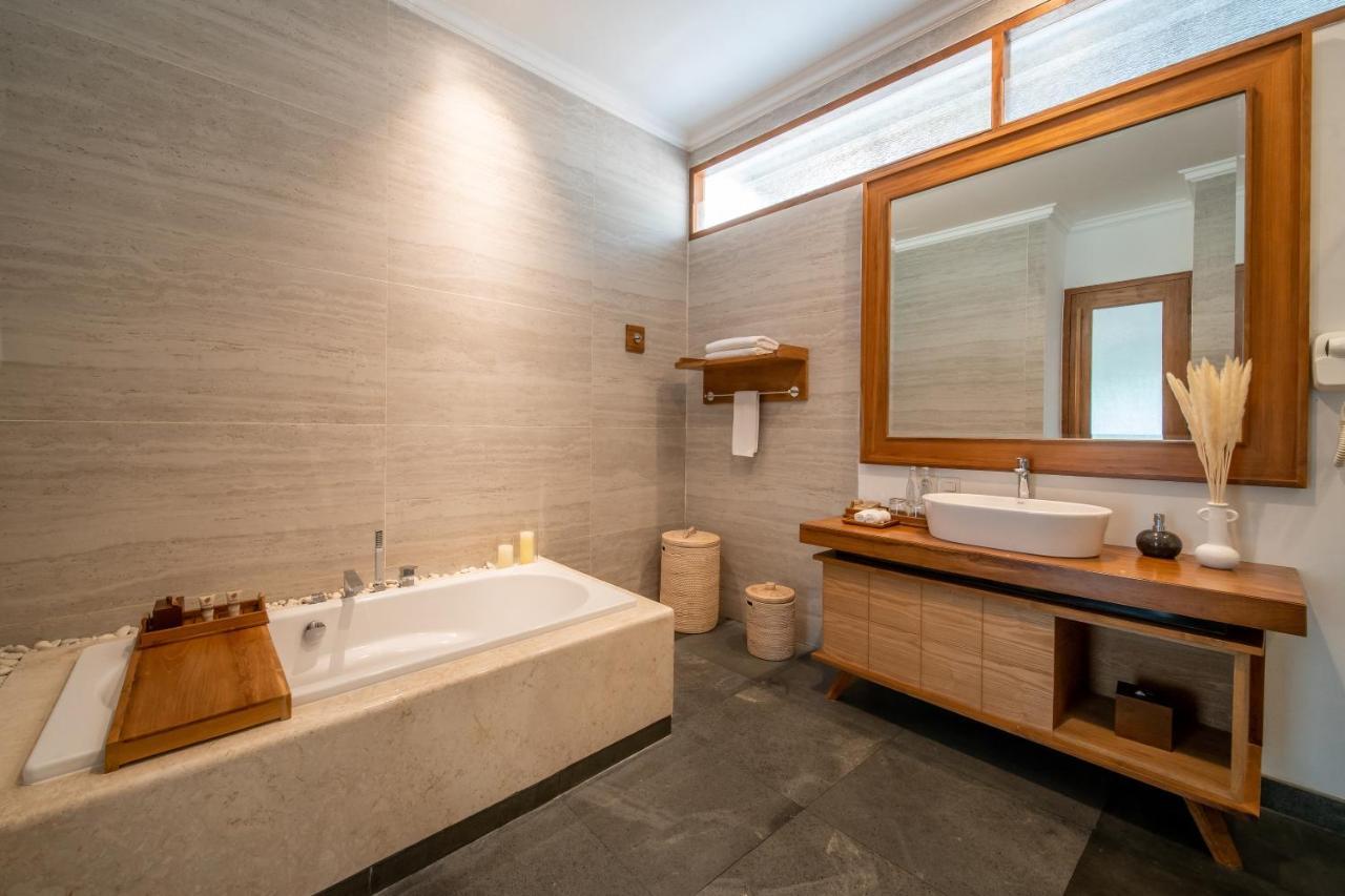 Suite with Garden View